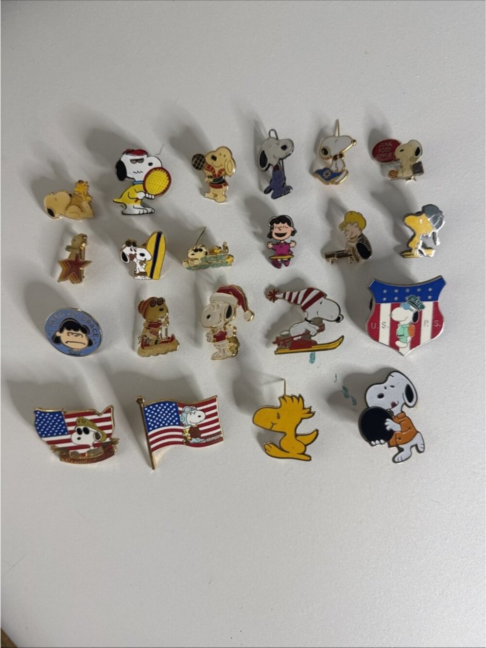 RARE VINTAGE SNOOPY PEANUTS PIN COLLECTION LOT 21 PINS 1950s 1970s